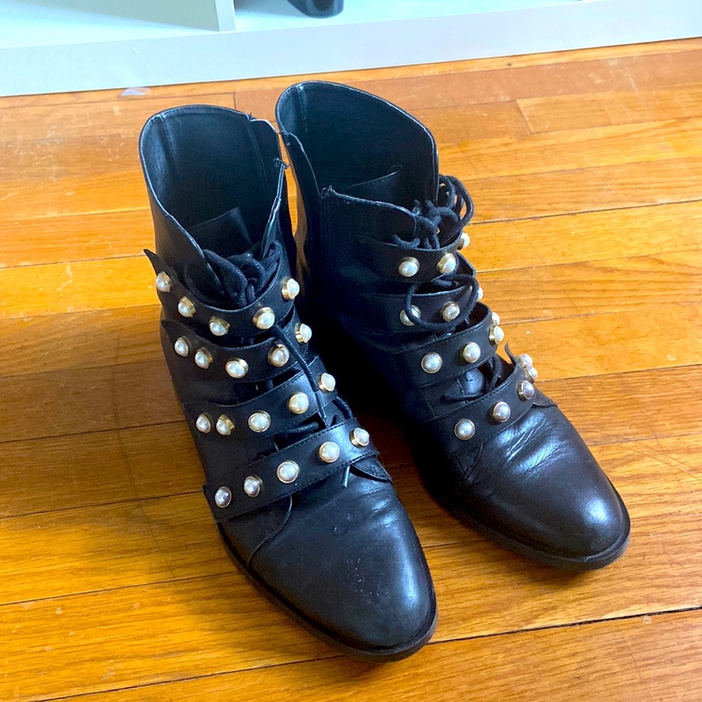 Zara boots with pearls